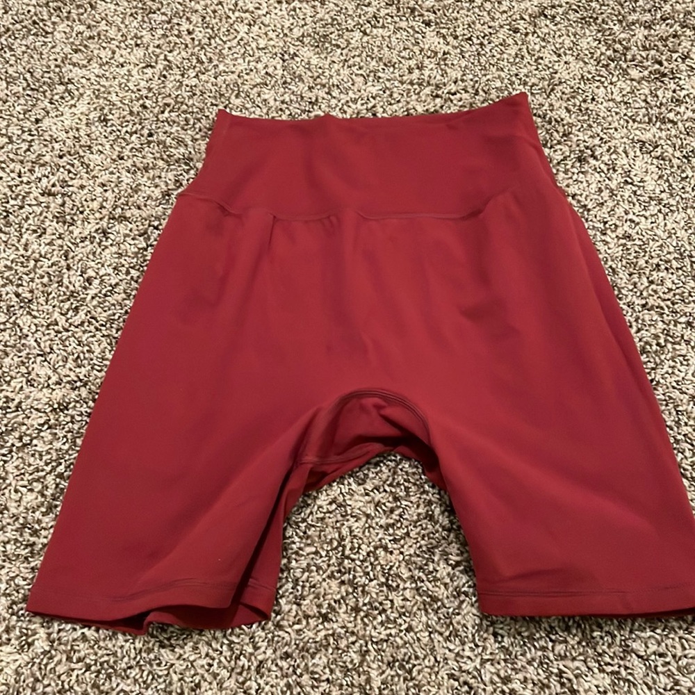 Buffbunny Legacy Biker Short— Vineyard Dark Red; size medium